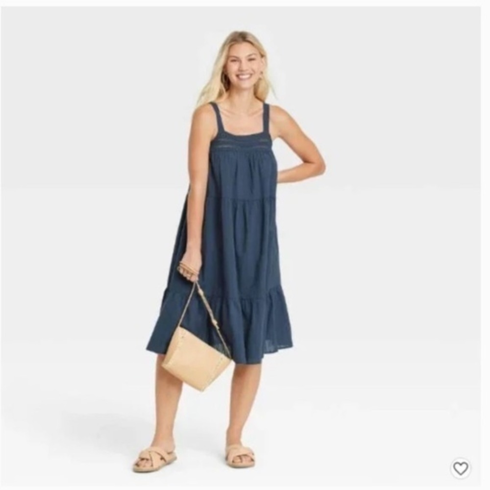 Universal thread sleeves crochet trim dress size small